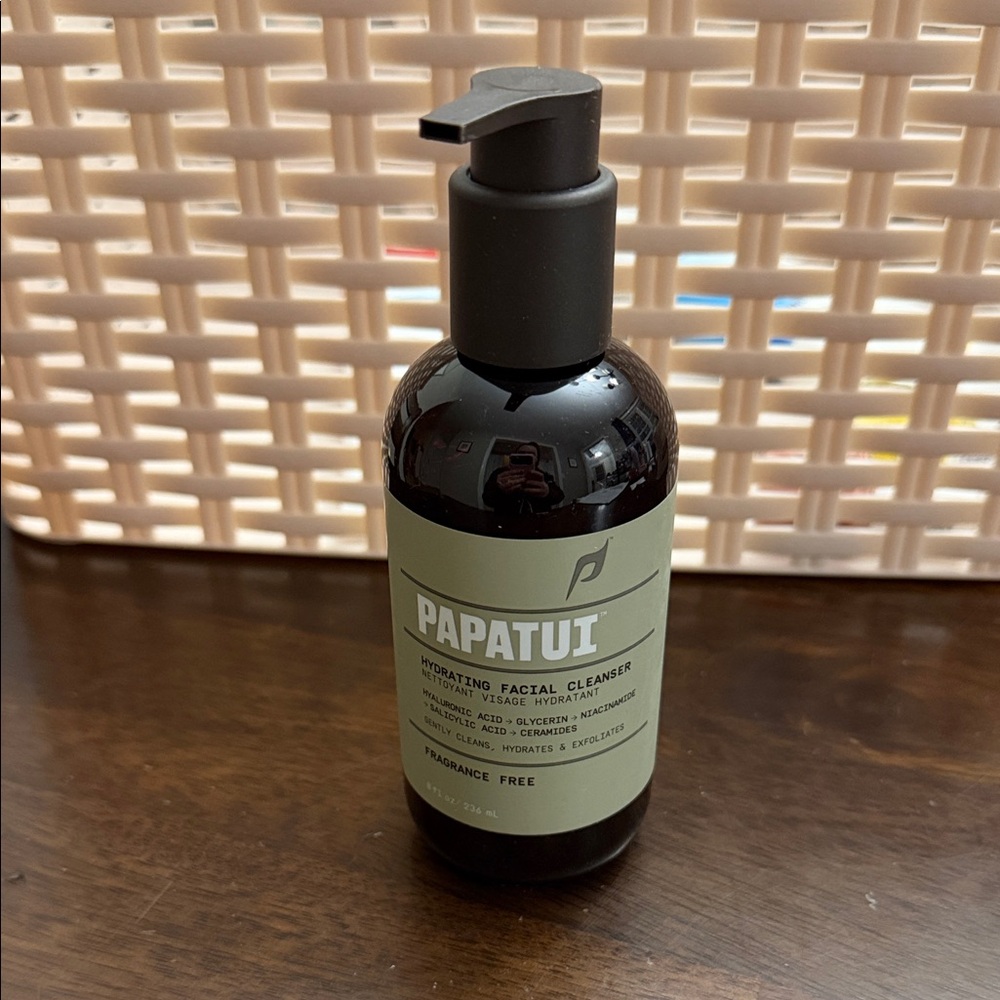 Hydrating Facial Cleanser - Black and Cream